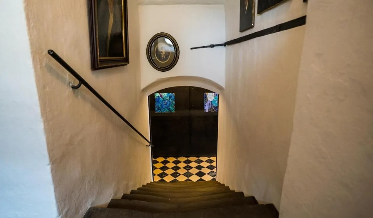 Chateau De Clemency