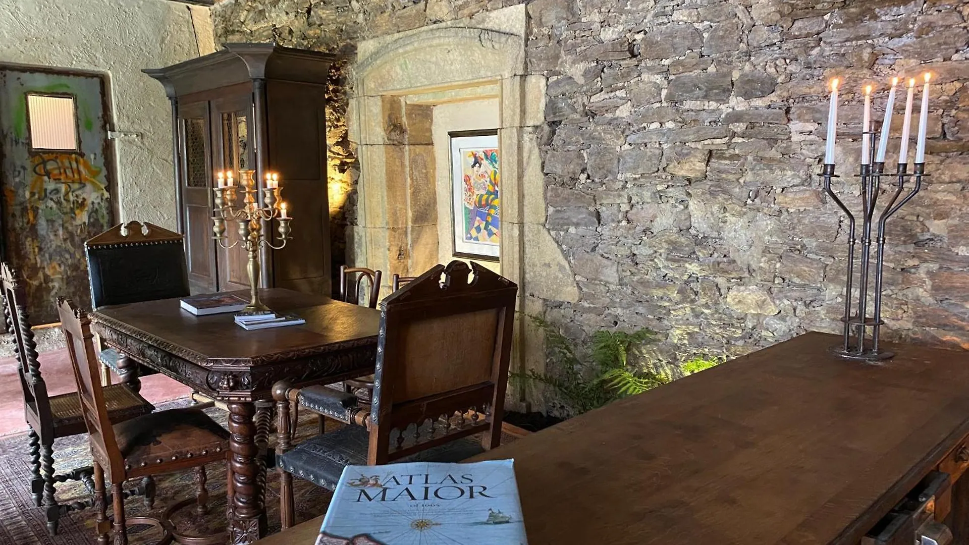 Chateau De Clemency Guest house