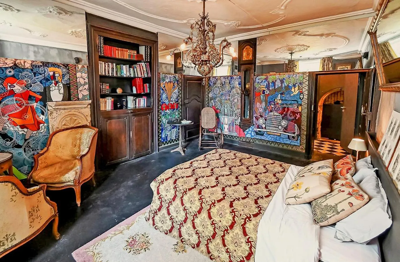Chateau De Clemency Guest house